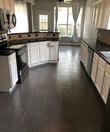 4th image of 13615 Bentwood Oaks
