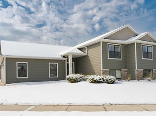909 9th Ave NE, Kasson, MN 55944