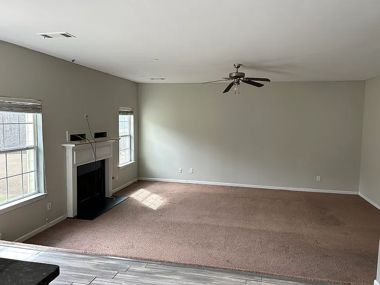 1040 Baltic Way — Photo 34