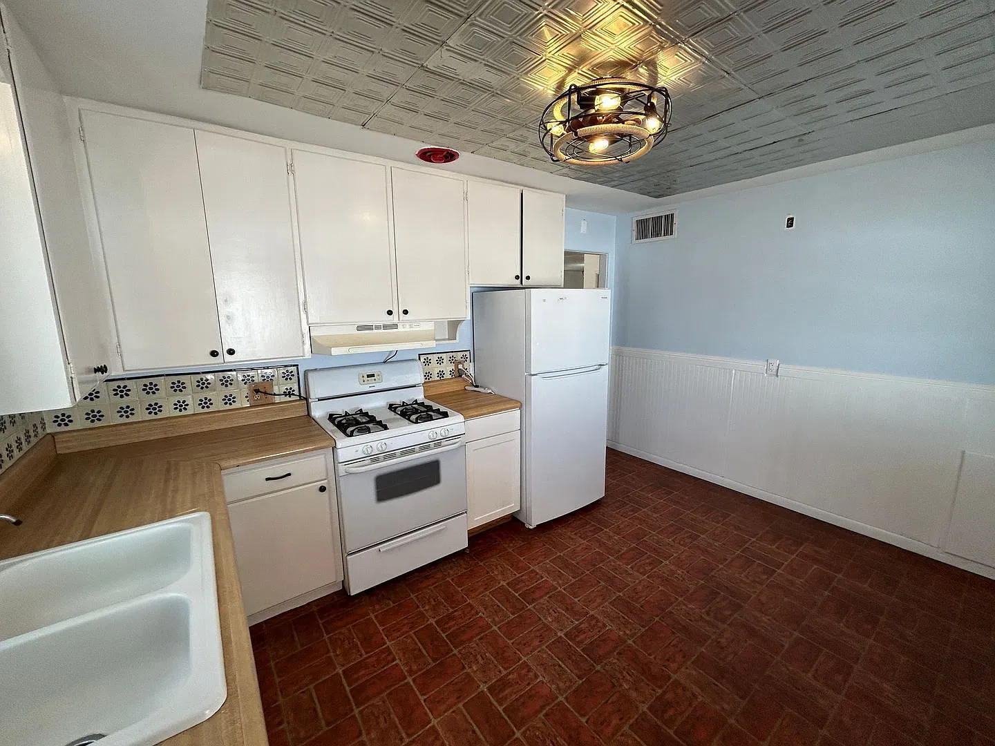 2 bed, 2.0 bath, 1289 sqft, $1,600 — Photo 4
