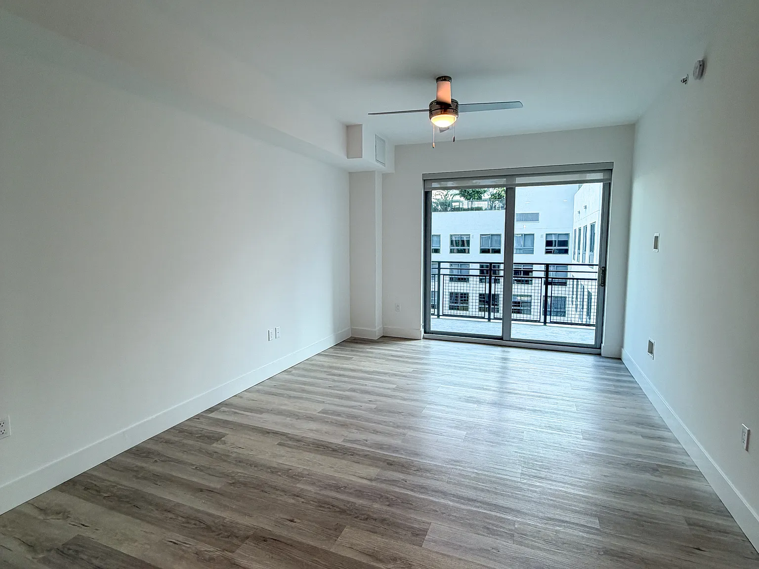 2751 N Miami Ave — Photo 3