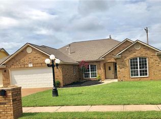 909 Jannas Trl, Edmond, OK 73012