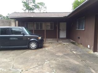 7892 Pecan Villas Dr, Houston, TX 77061