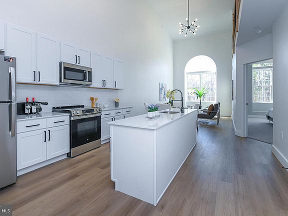 4th image of 100 Aura Rd APT 212