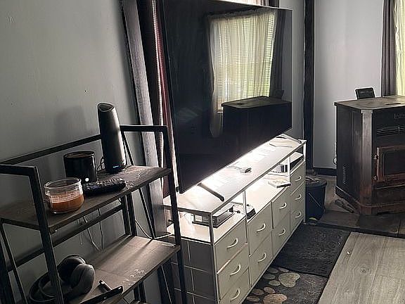 2nd image of 53 W Bath Rd