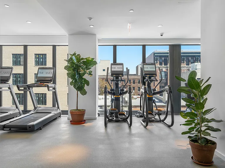 545 Vanderbilt Ave #4D — Photo 5