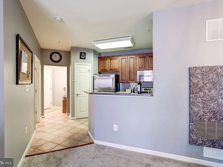 21228 McFadden Sq #211 — Photo 18