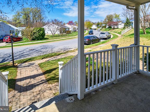 3rd image of 1202 Biddle Pl