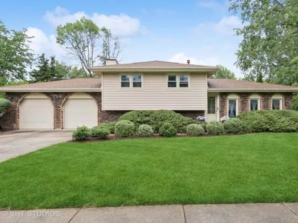 253 Waxwing Ave, Naperville, IL 60565