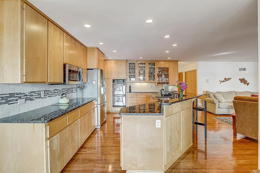 4216 Morris Park Rd — Photo 3