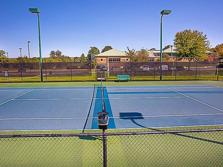 Jefferson Somerset Park — Photo 70