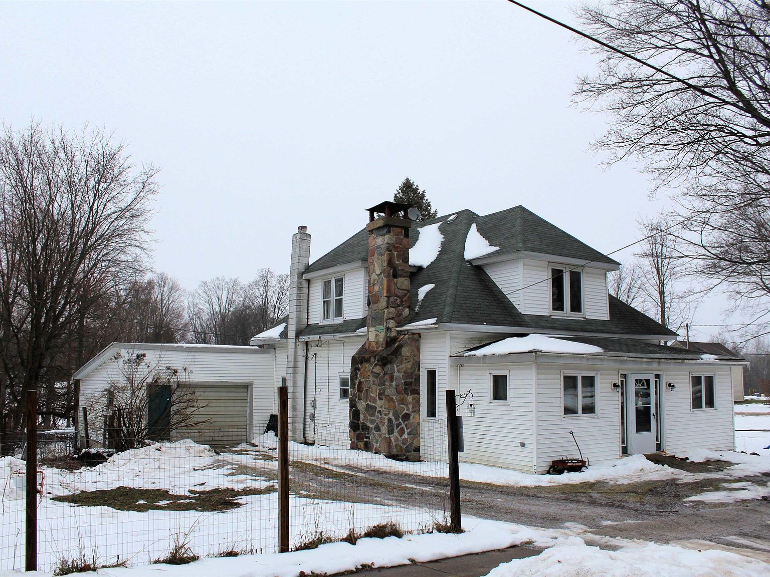 300 W Main St, Leroy, MI 49655 Zillow