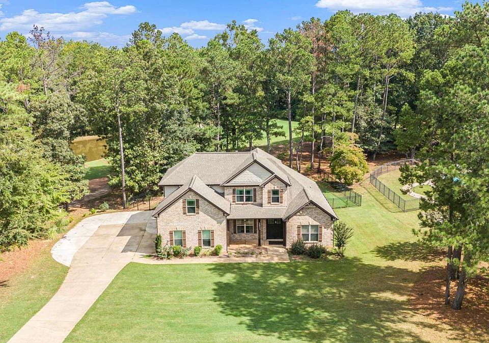 1st image of 804 Eggie Ct