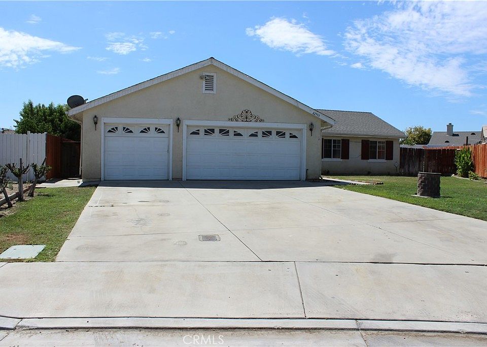 1st image of 42933 Woodside Ct