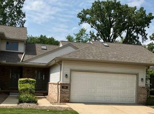 559 Sycamore Cir, Saline, MI 48176