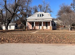 1008 W Colorado Ave, Chickasha, OK 73018
