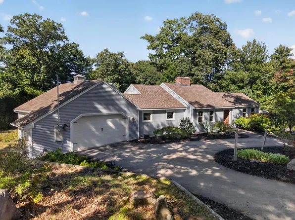 27 W Adelaide Avenue, Nashua, NH 03064