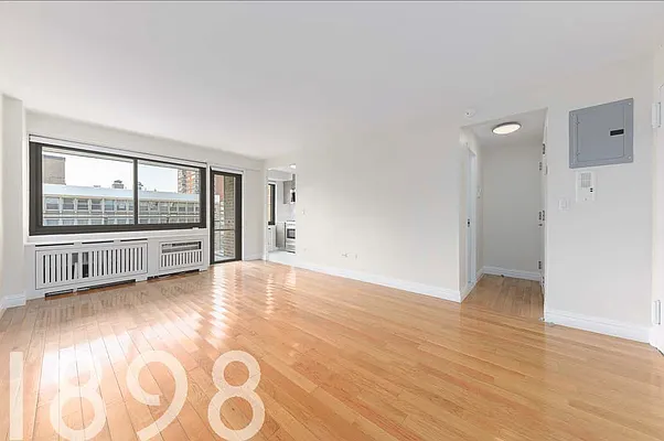 Rented by A&E Real Estate Management | media 10