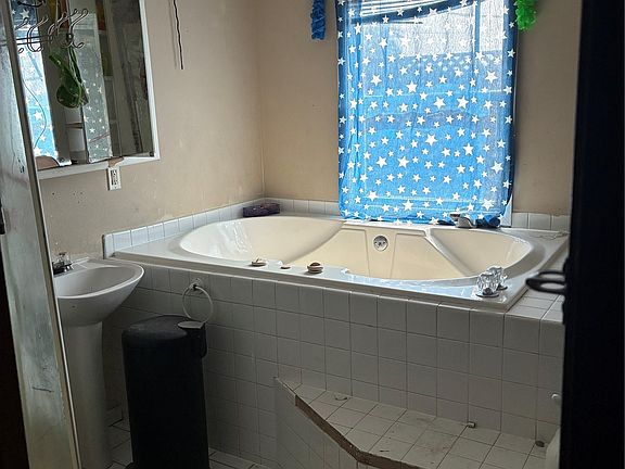 5th image of 415 Daws Rd #417