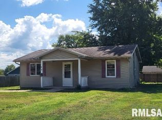 98 W Givens St, Abingdon, IL 61410