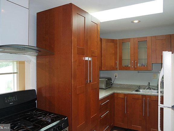 3rd image of 7525 Fisher Dr