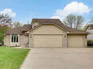 8927 Vickors Xing, Minneapolis, MN 55443