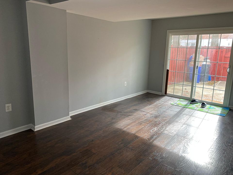 walk-out level, spacious room