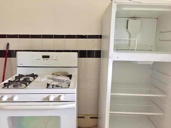 5th image of 2953 E 81st St #1