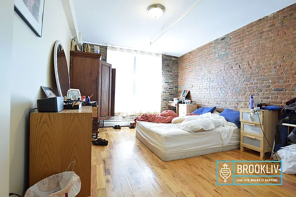 Rented by null | media 35