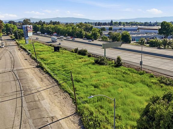 5th image of 375 Dempsey Rd