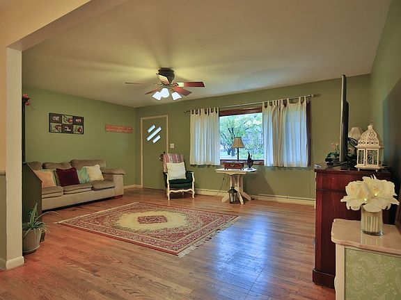 2nd image of 6710 Woodcrest Dr