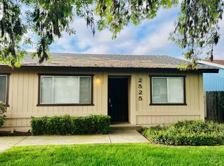 2525 W Victor Ave, Visalia, CA 93277