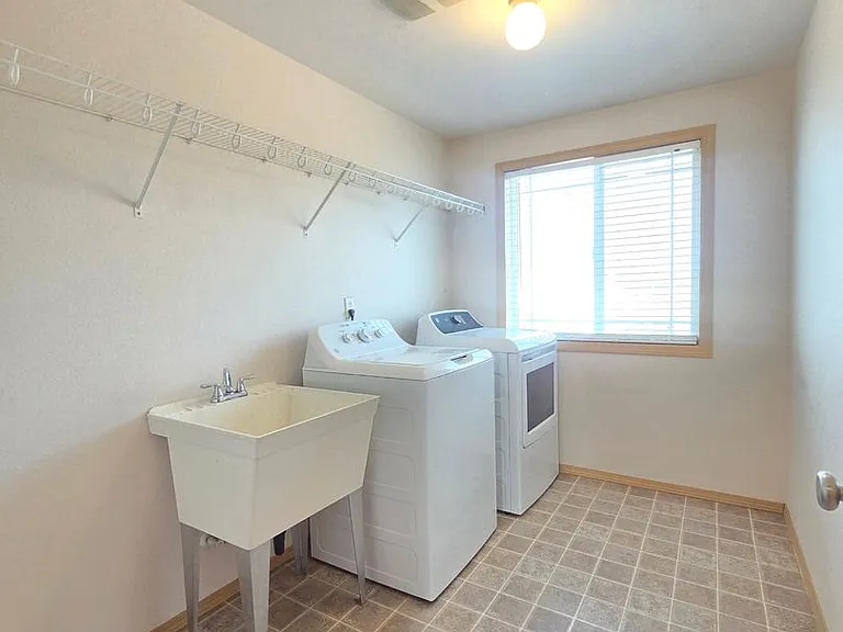 7008 S Lucas St — Photo 20