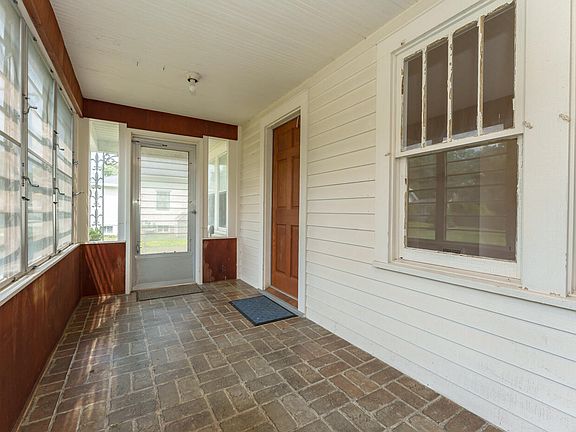 5th image of 4202 N Westnedge Ave