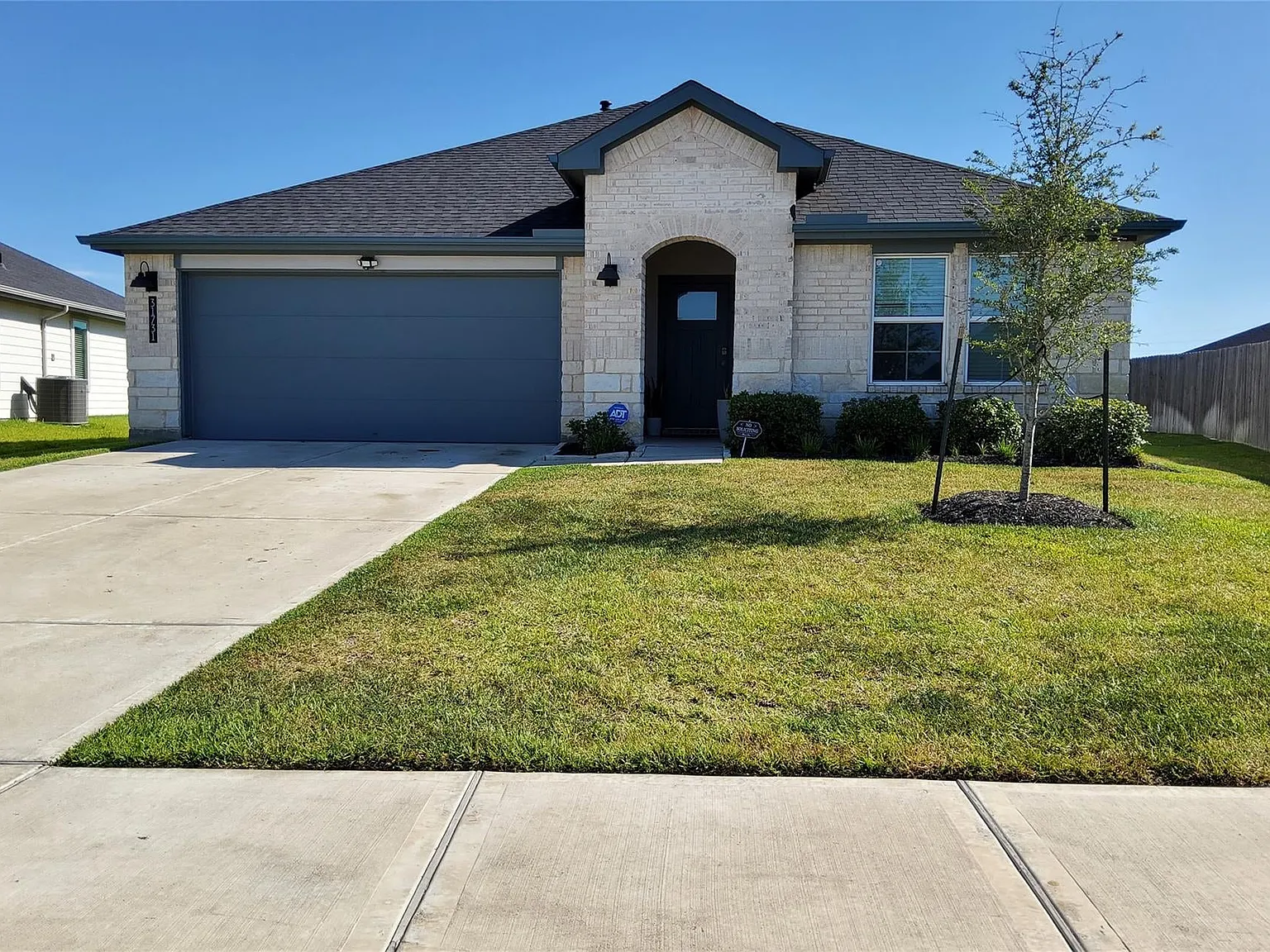 4 bed, 2097 sqft, $2,475 — Photo 4