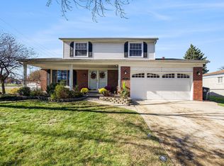 10982 Westlake St, Taylor, MI 48180