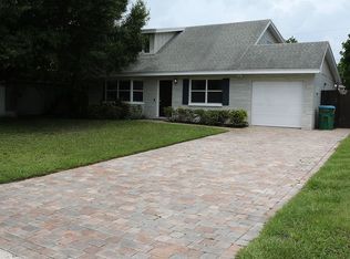 9095 Fairweather Dr, Largo, FL 33773