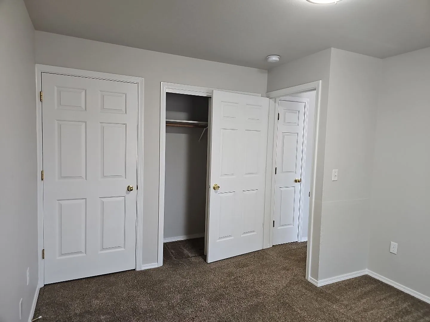 6761 W. Overland Road — Photo 4