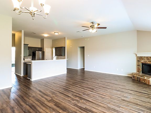 5th image of 1510 Whispering Oaks Dr
