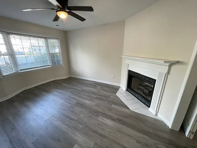 2 bed, 1042 sqft, $1,000 — Photo 2