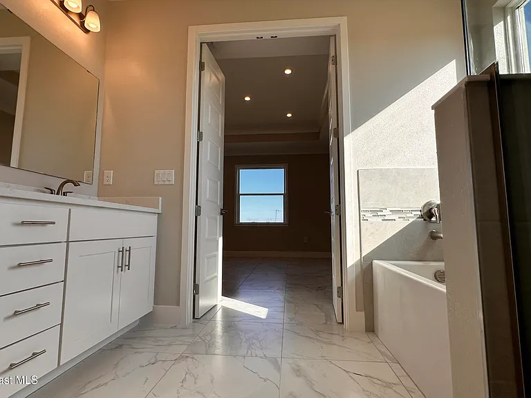 607 Clearwater Ave — Photo 15