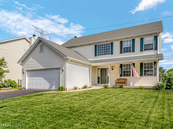 473 Spring Ridge Dr, Crystal Lake, IL 60012