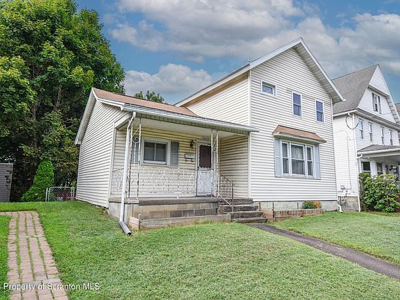 3rd image of 2329 Boulevard Ave