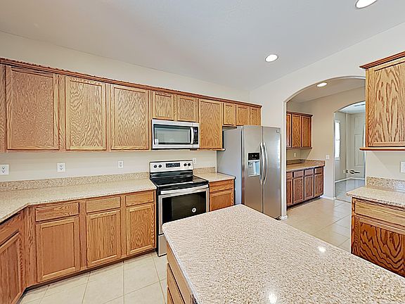 5th image of 43639 W McClelland Ct