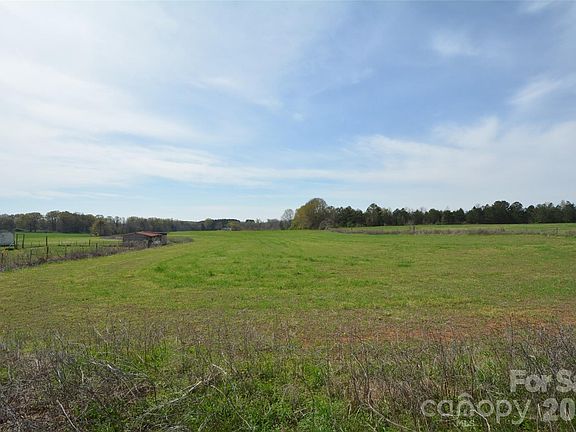 5th image of 2431 McCraw Rd