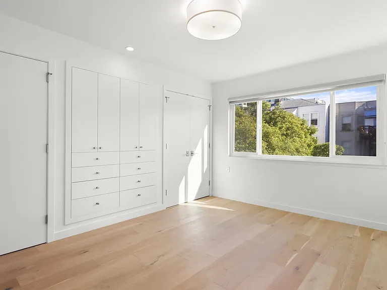 1541 Filbert St #3 — Photo 16