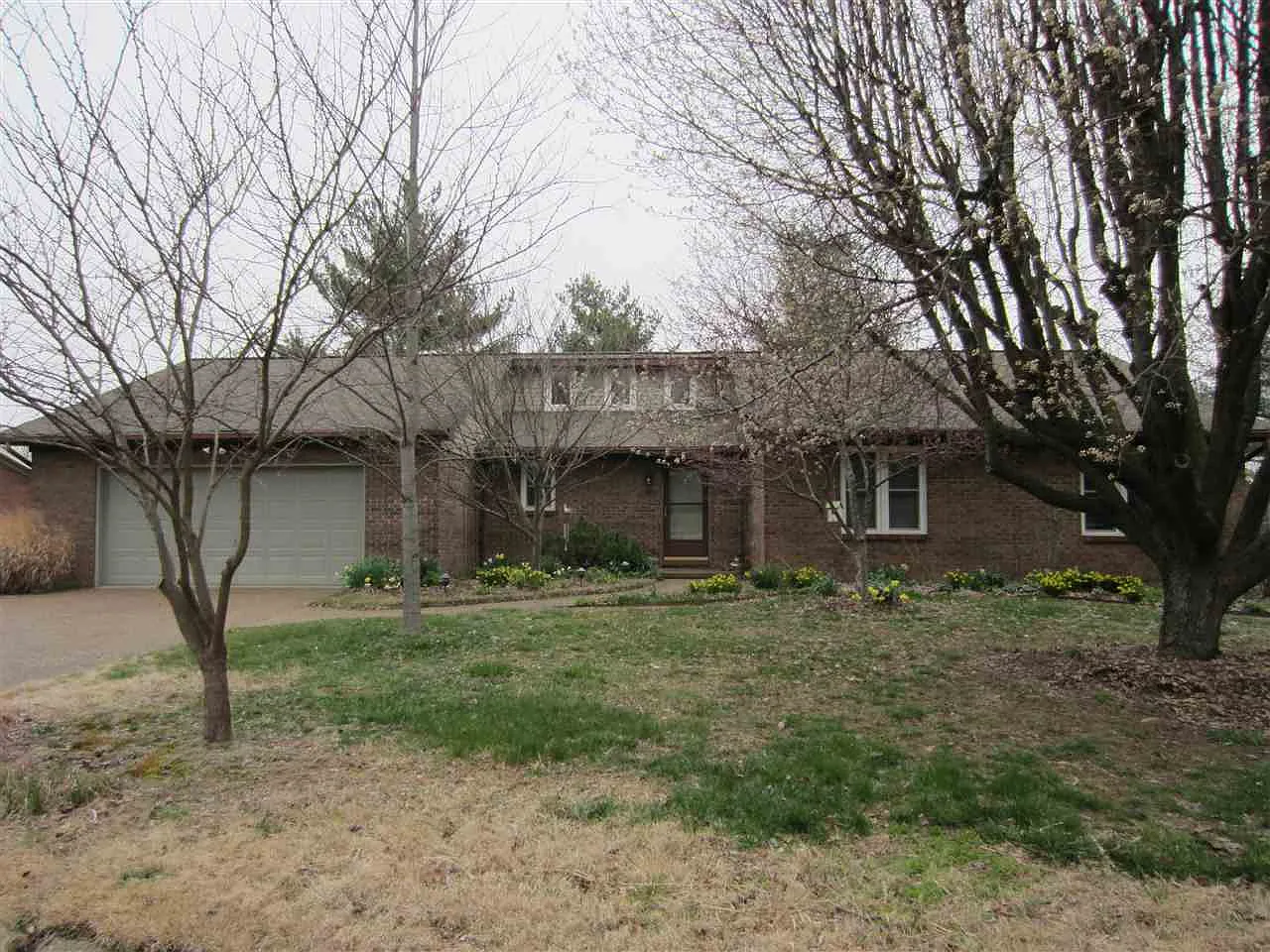 8866 Hillside Dr photo 1