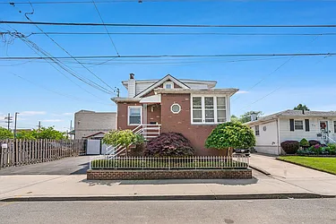 282 Seaview Avenue