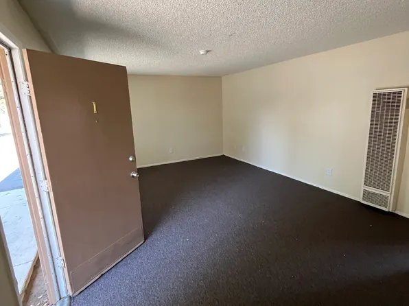 8940 Mango Ave APT 5, Fontana, CA 92335