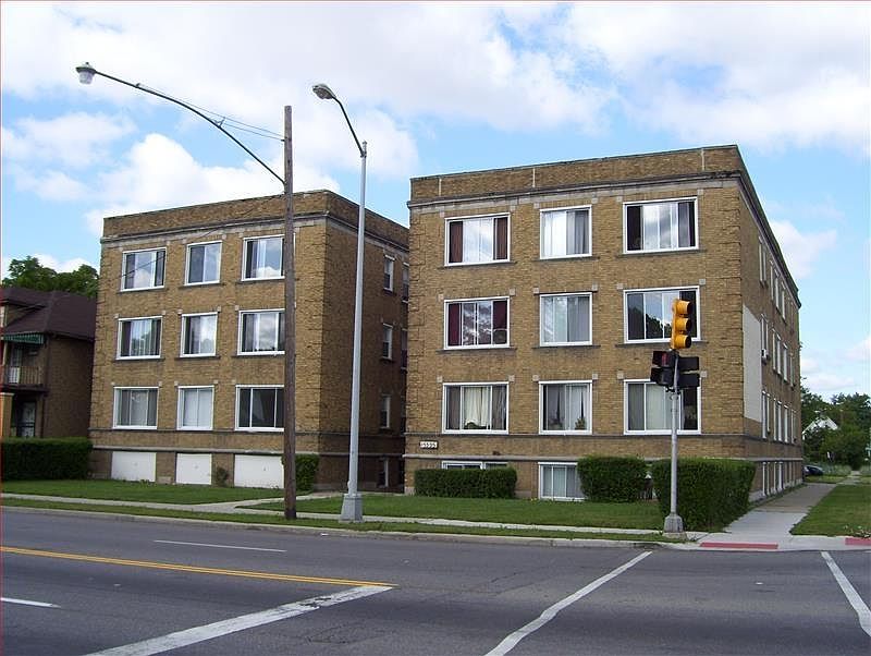 1st image of 15395 Linwood St #100